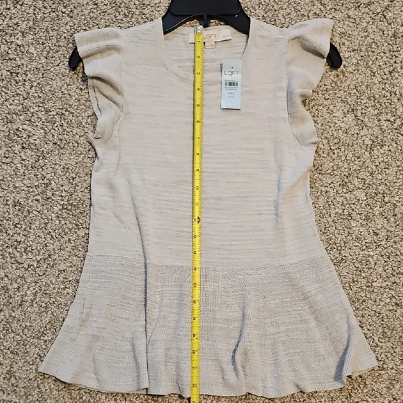LOFT Gray Short Sleeve Top - Picture 5 of 6